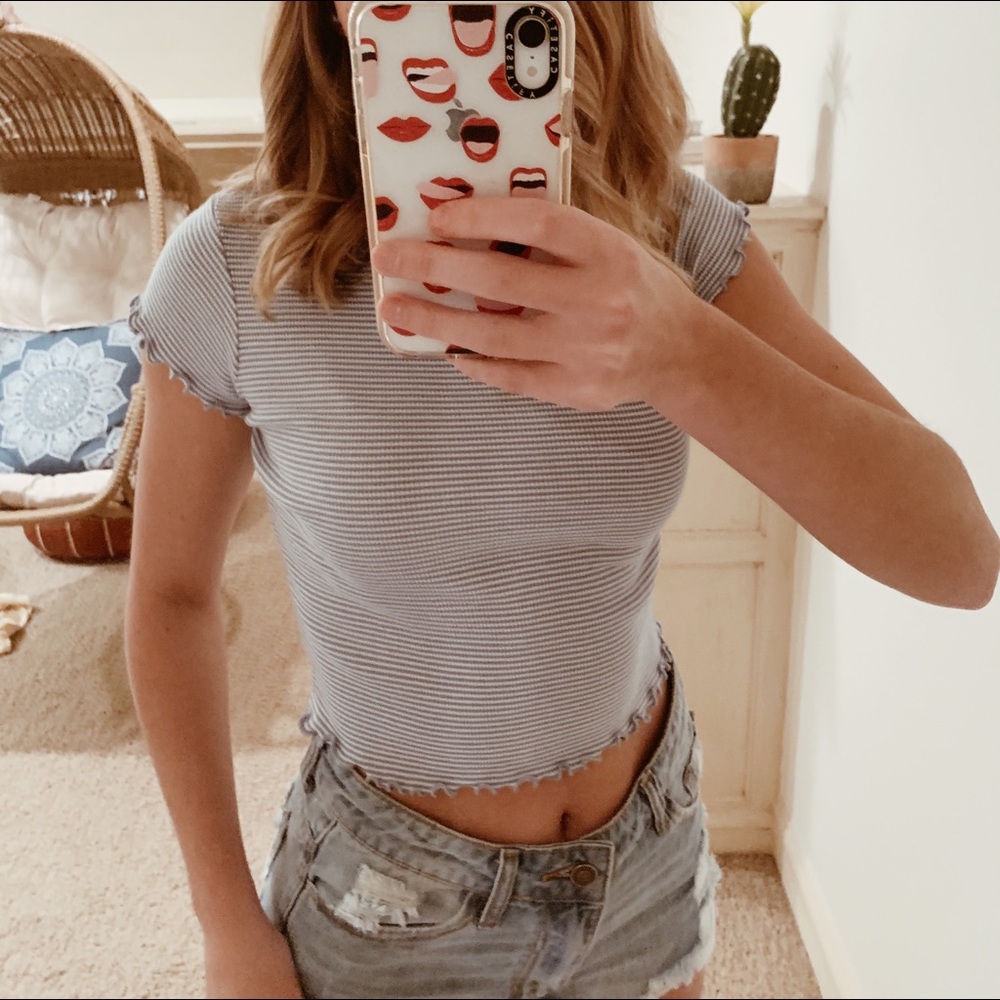 Brandy Melville Lettuce Edge Crop Top